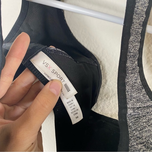 Bundle of Victoria’s Secret sports bras - Picture 5 of 16